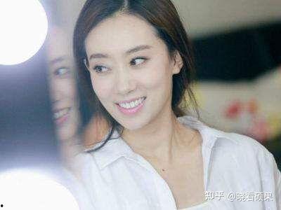 娱乐圈吃瓜张小斐,娱乐圈吃瓜达人，揭秘明星幕后故事